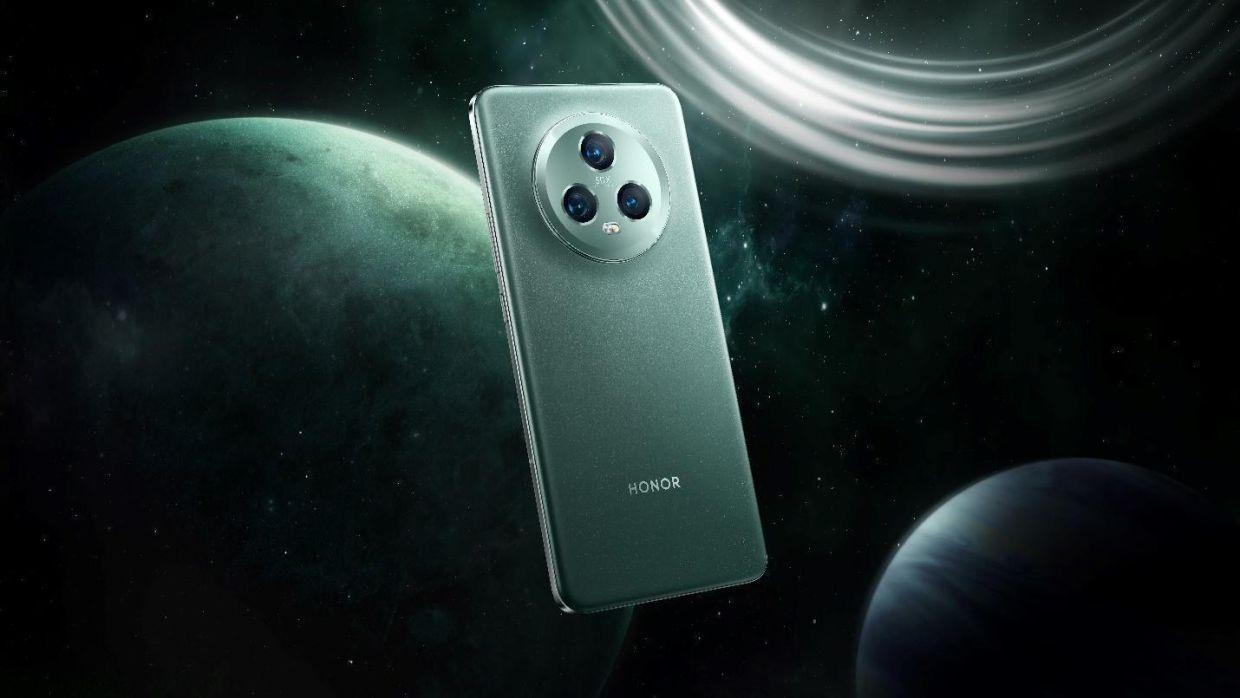 Honor Magic5 Pro phone sales start in Finland