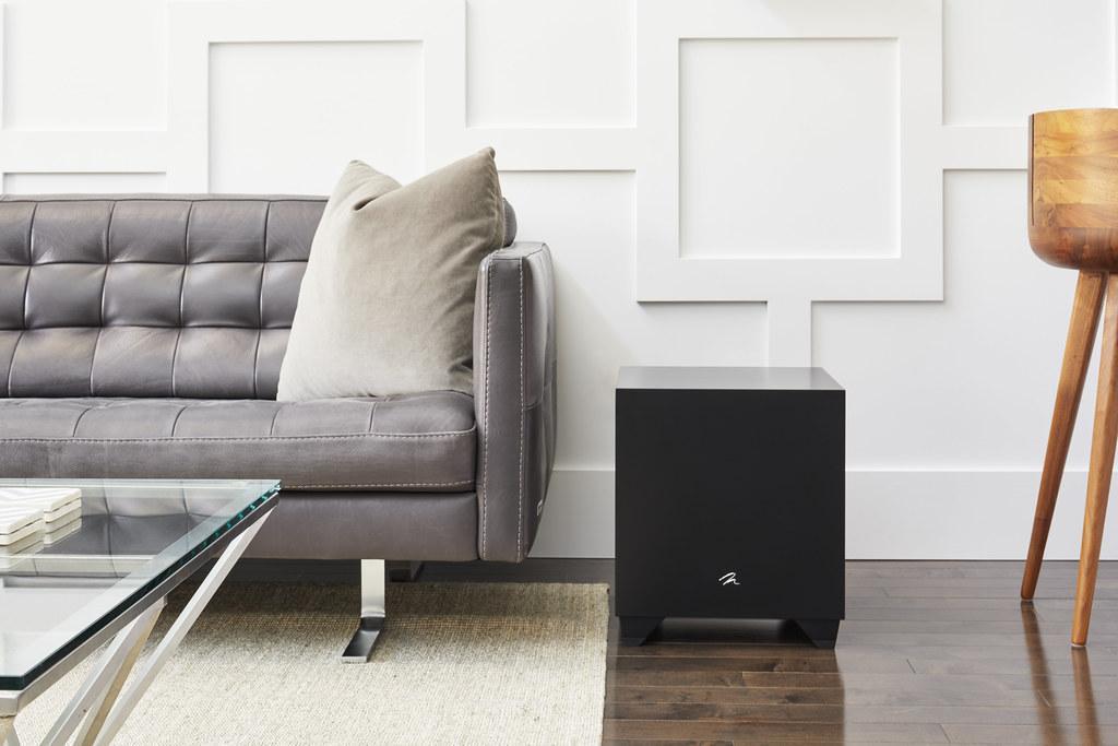 Kauko-ohjattava subwoofer? Kyllä, ja vielä siisti sellainen!