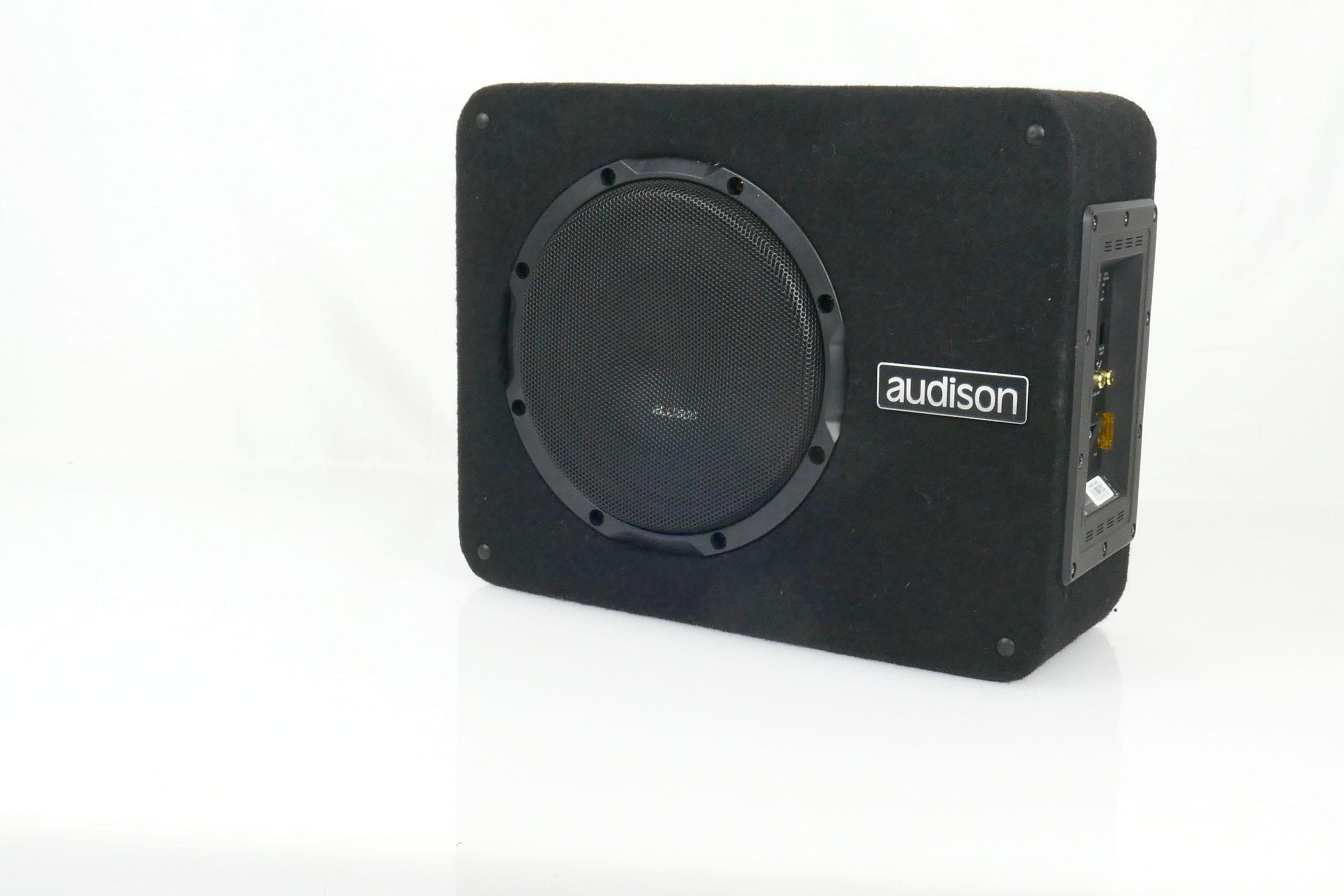 Kokeilussa Audison APBX 8 AS2 -aktiivisubwoofer: Auton bassontoisto kuntoon