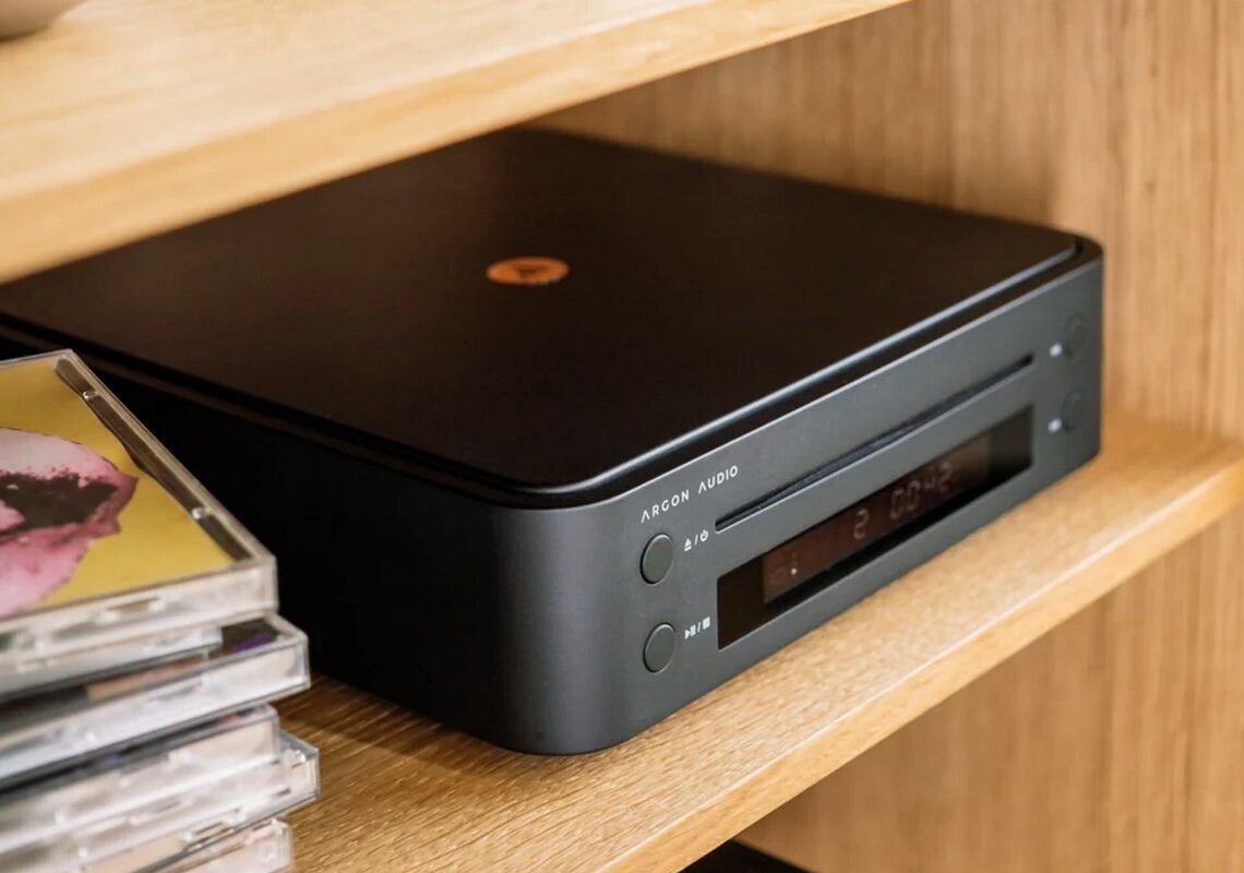 The new arrival of CDs is also reflected in devices – the Argon Audio CD1 is a new CD player priced at 399 euros