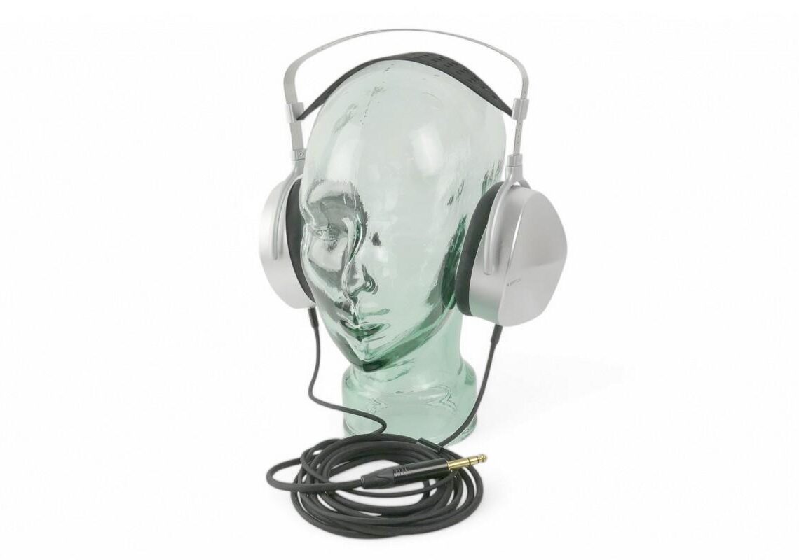 Hifiman Isvarna -sankakuulokkeet – Planaari ja dynaaminen bassoelementti samoissa kupeissa