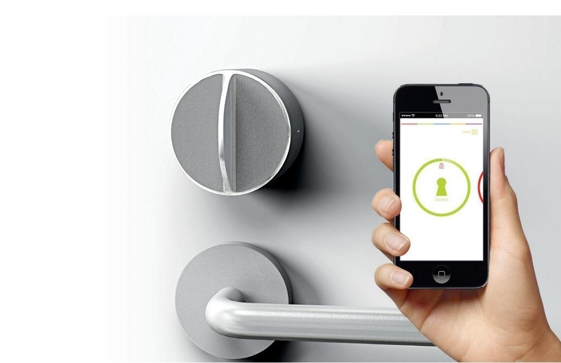 Doors open conveniently with a smartphone