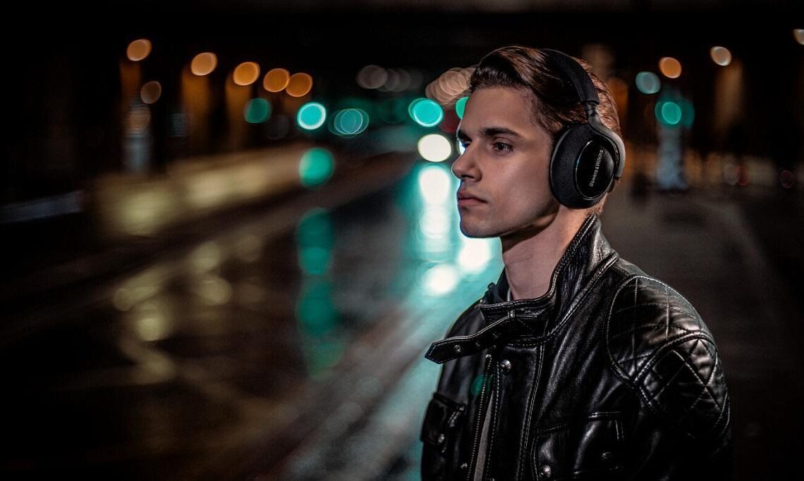 Bowers & Wilkins PX7 Carbon Edition -kuulokkeet