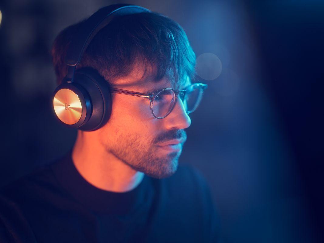 Bang & Olufsen uudisti Portal-pelikuulokkeensa – akunkesto kasvoi roimasti
