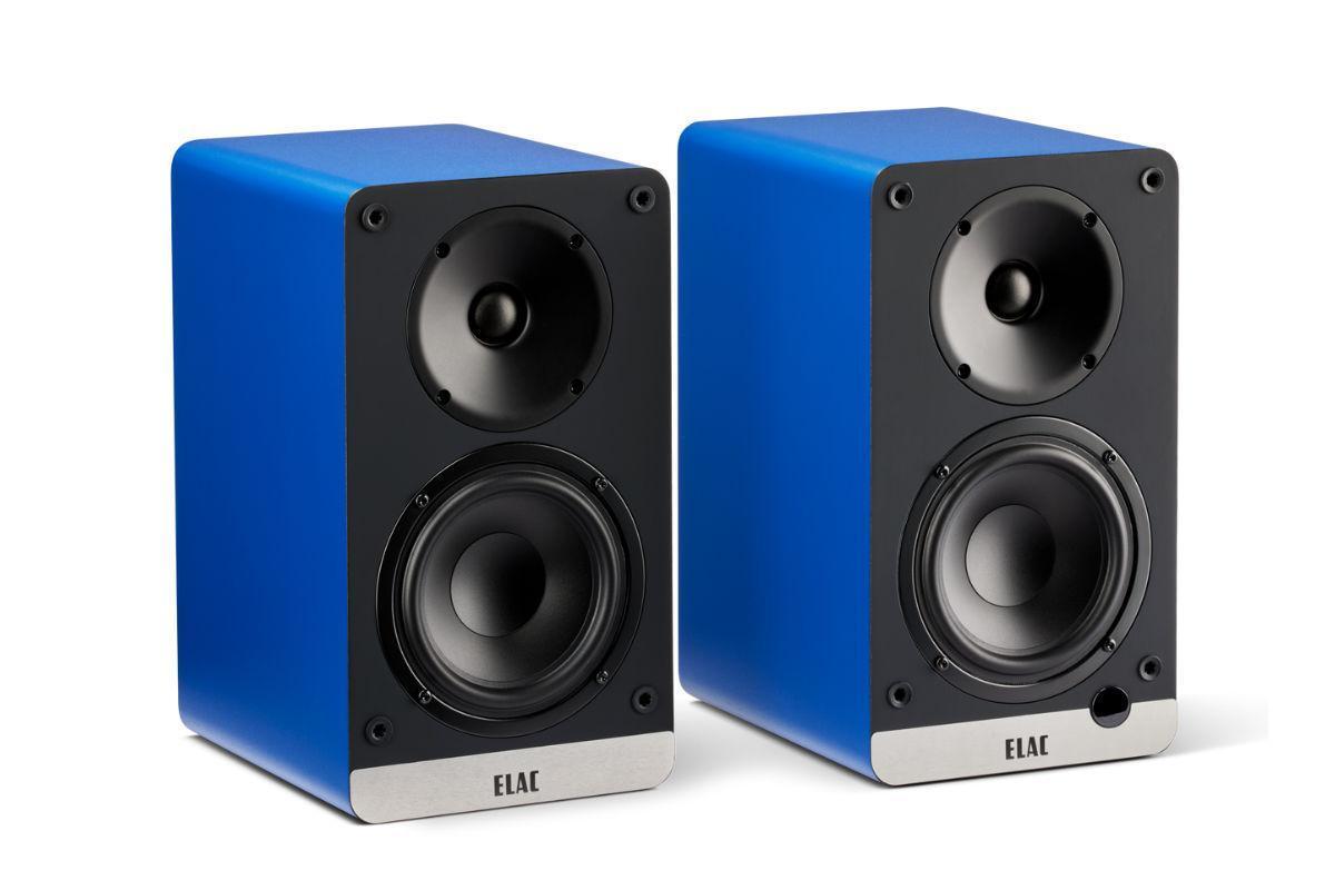 ELAC presented handy small speakers with a record player and HDMI connection