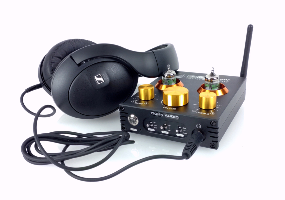Douk Audio P1 DAC kuulokevahvistin Putkien hehkua houkuttelevaan hintaan
