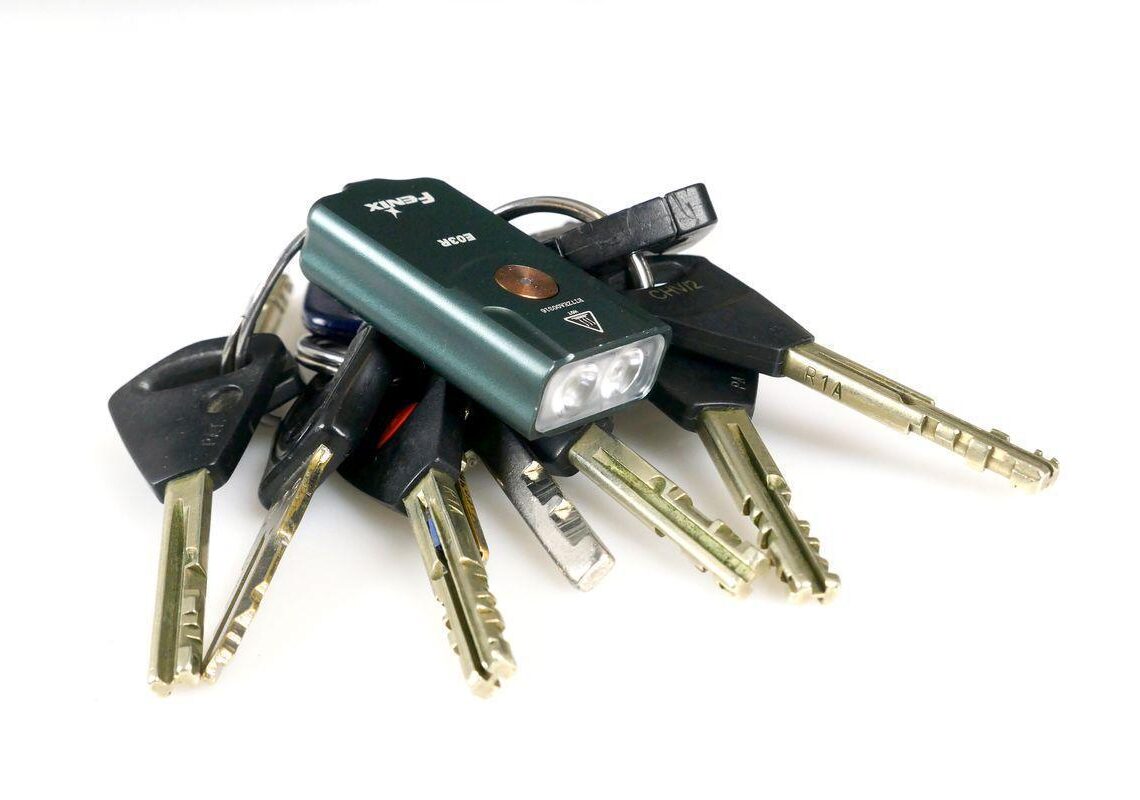 Test of the Fenix E03R flashlight: Lots of light from the key ring
