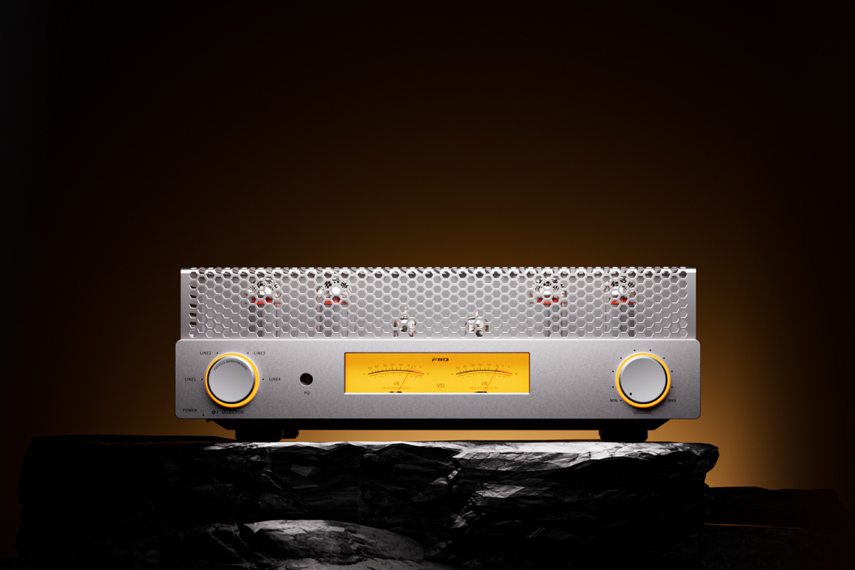 FiiO enters the world of tube amplifiers – the EA13 is built around six tubes