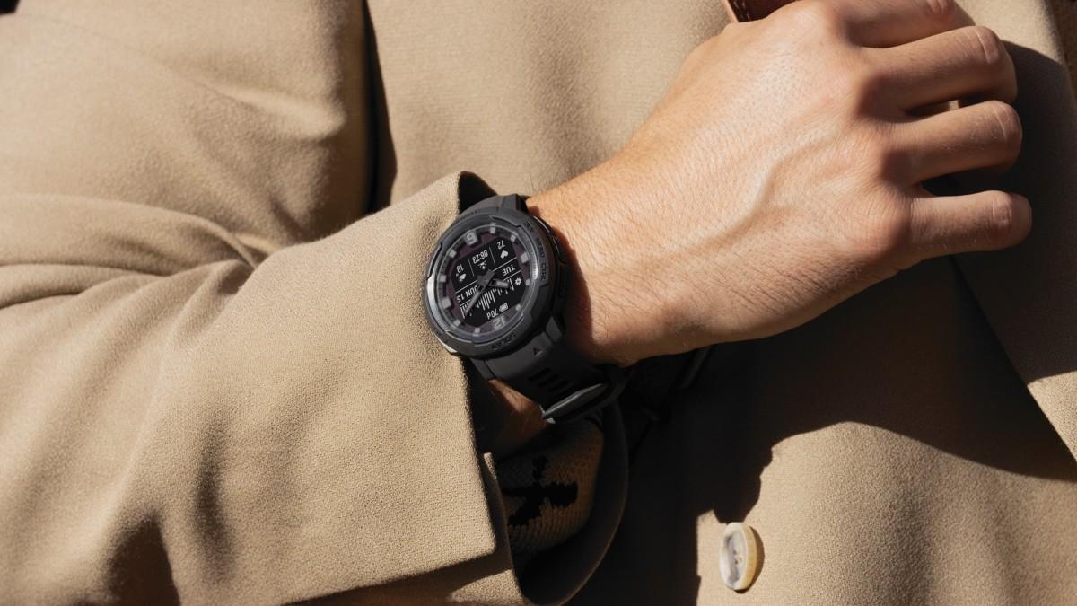 Three hybrid smartwatches from Garmin for demanding use