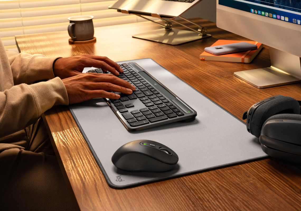 Logitech Signature Slim Solar+ K980 – The new keyboard collects its energy from light and keeps the desk tidy