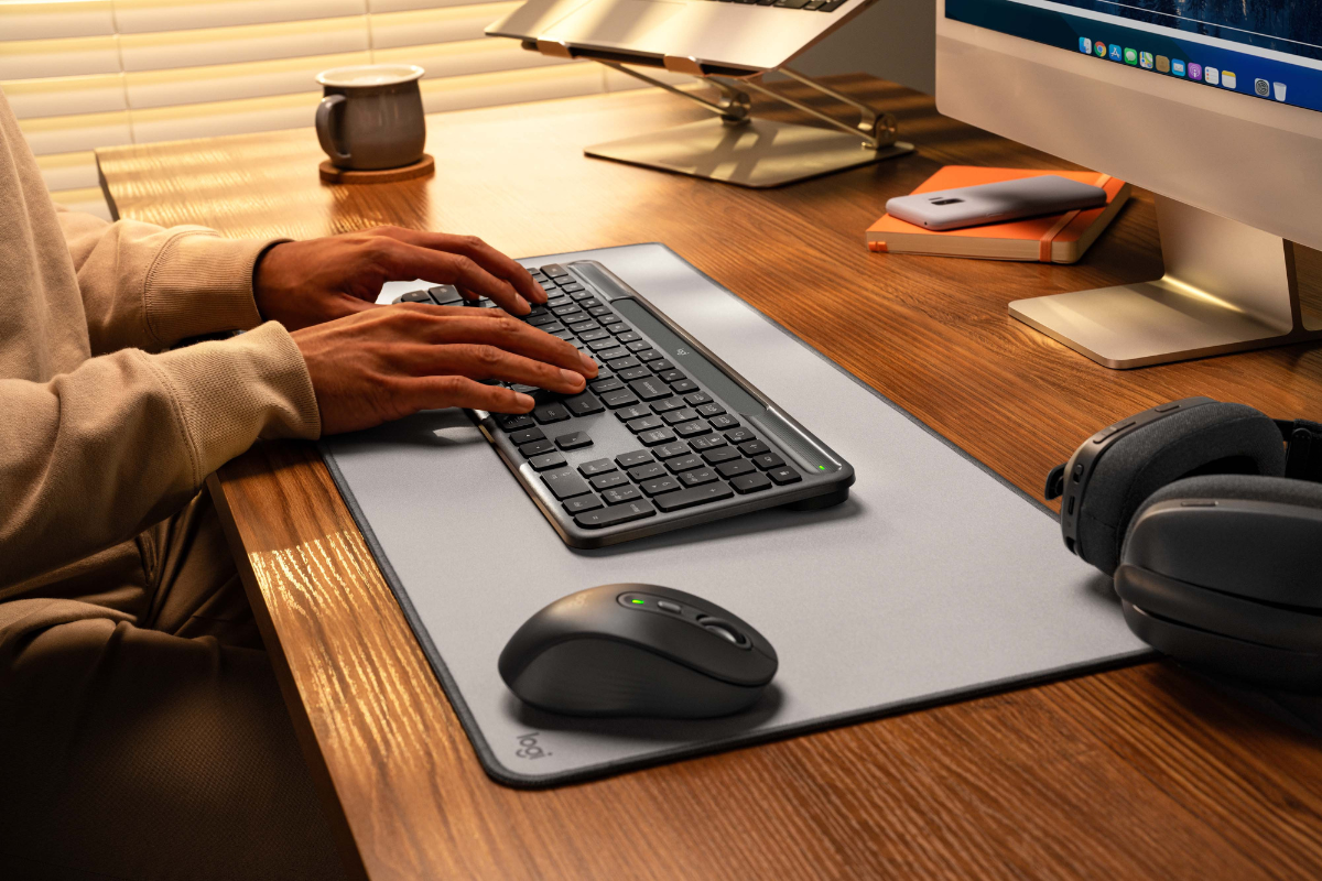 Logitech Signature Slim Solar+ K980 – The new keyboard collects its energy from light and keeps the desk tidy