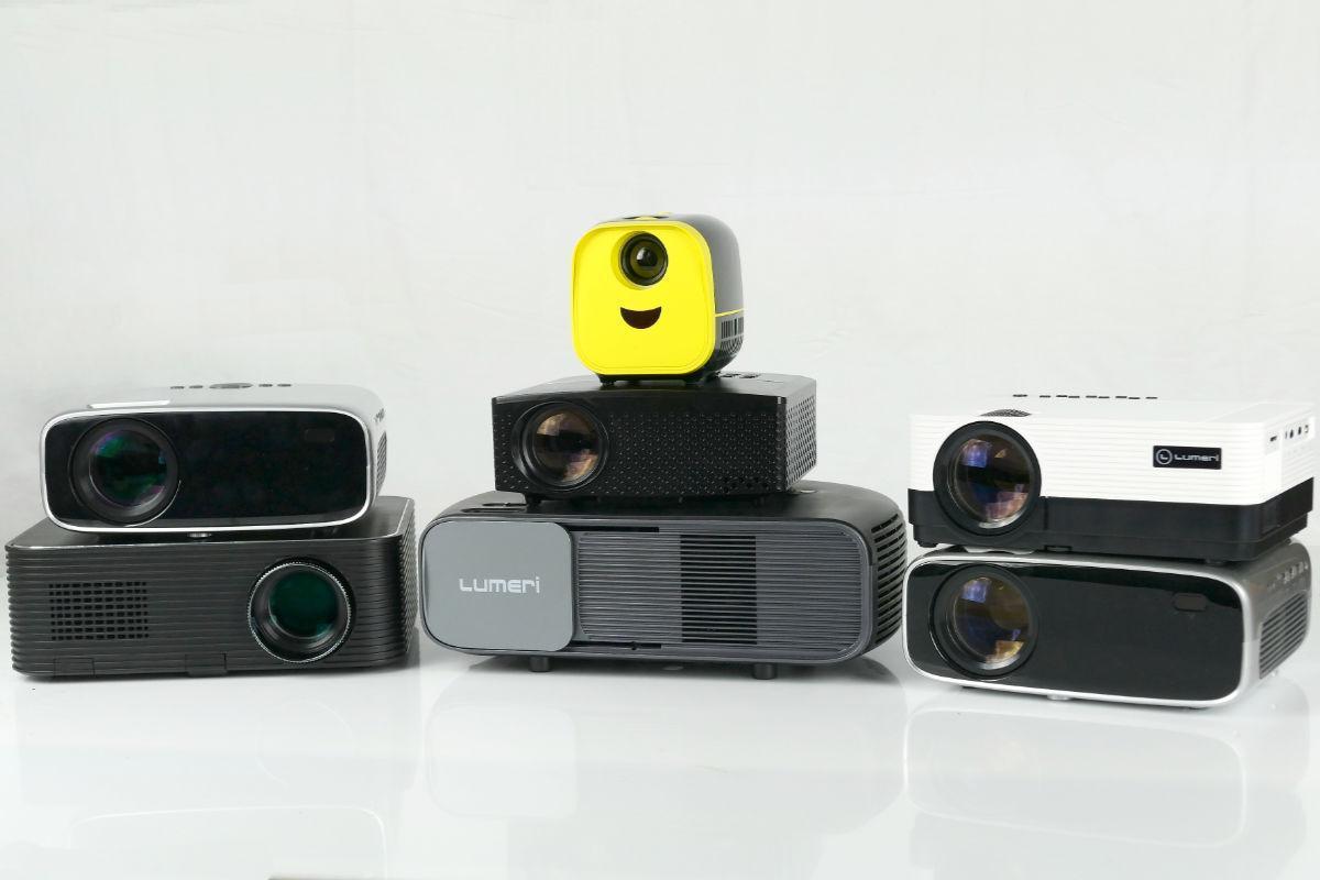 In the comparison, easy 70–350 € mini projectors for occasional movie nights
