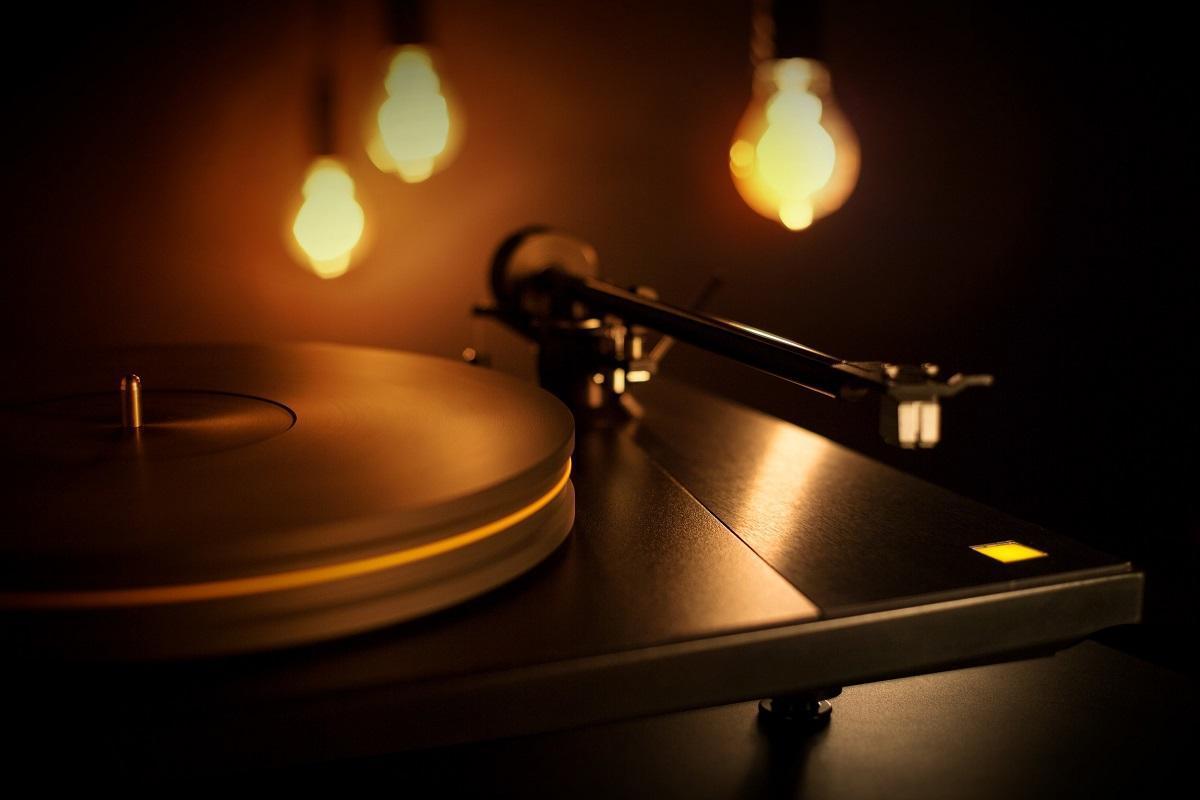 Mobile Fidelity & MOFI laitteet, tarvikkeet ja vinyylilevyt nyt Kruunuradiosta