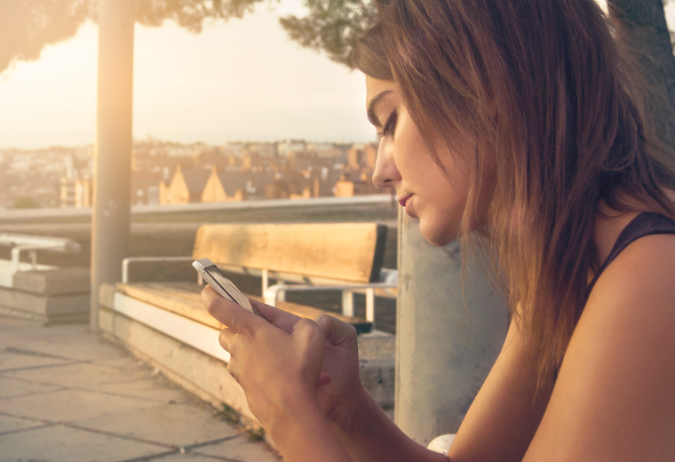 Protecting mobile devices on vacation – the best tips