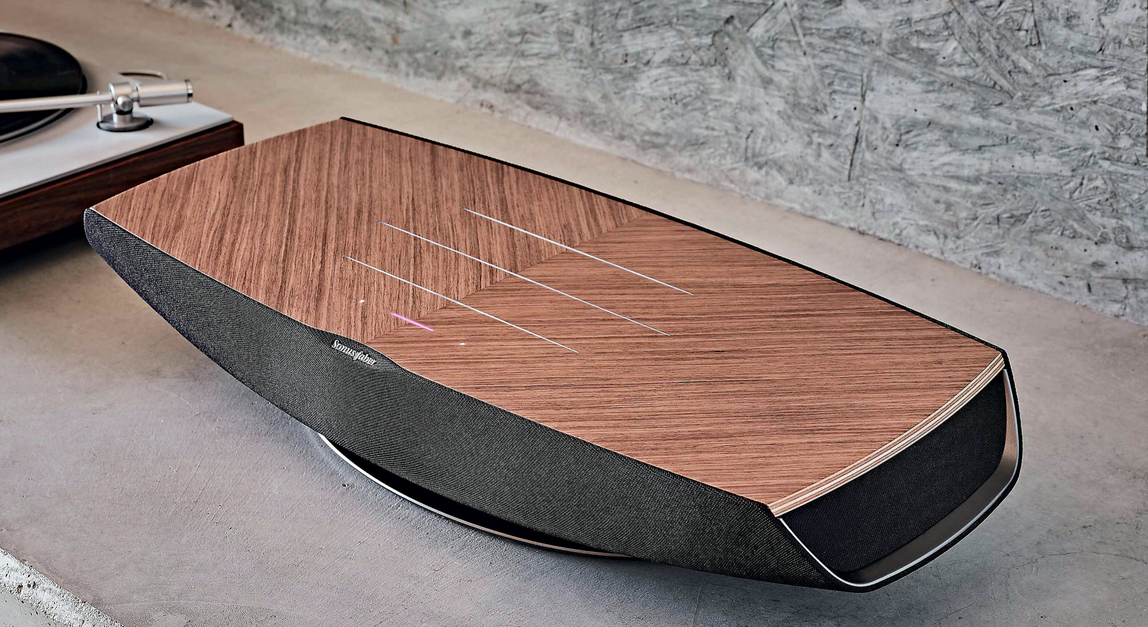 Kokeilussa Sonus Faber Omnia -musiikkikeskus: Kaikin puolin kaunis paketti