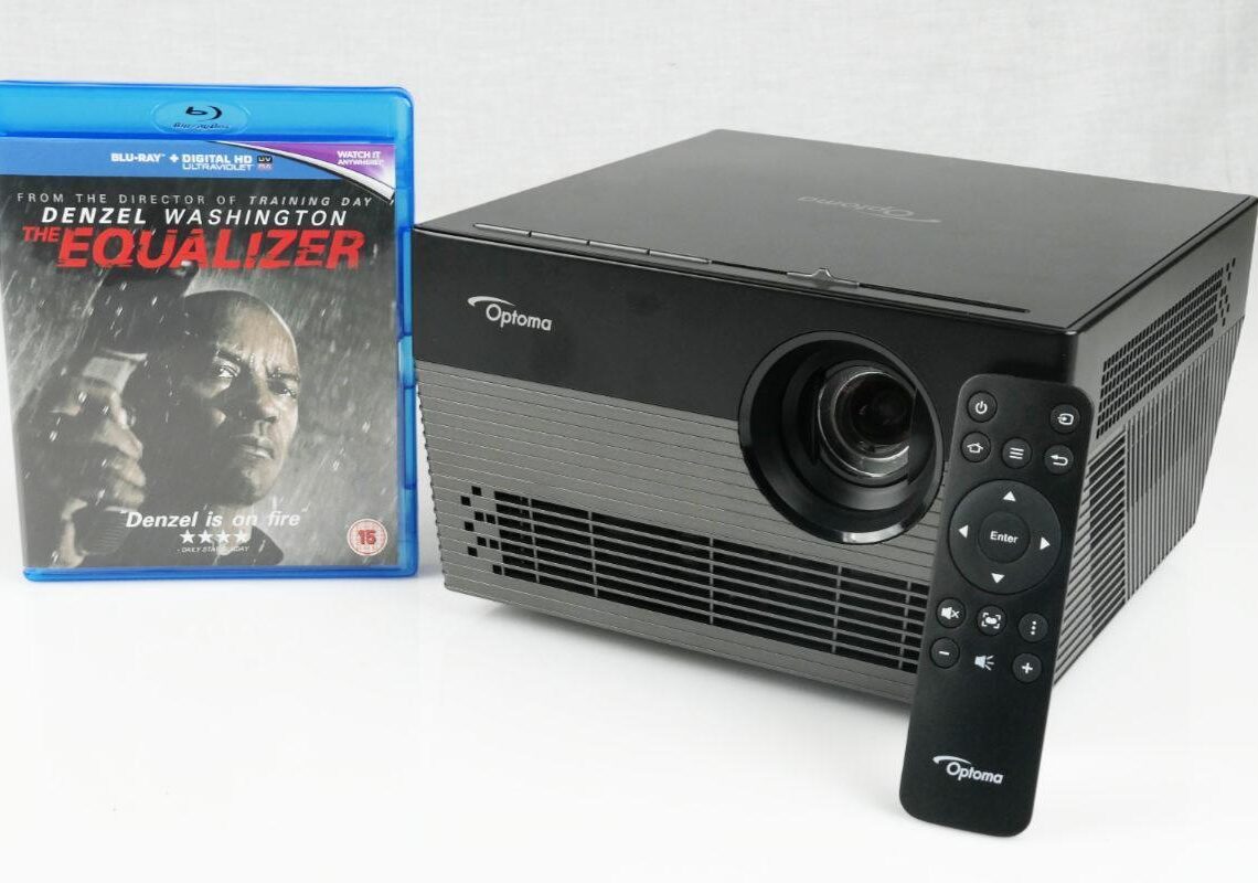 Test of the Optoma UHL 55 video projector: A portable 4K cannon weighing less than a ton