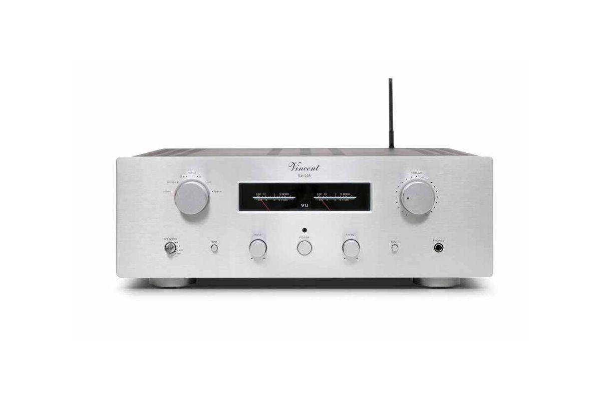 An integrated amplifier with tubes and transistors from Vincent