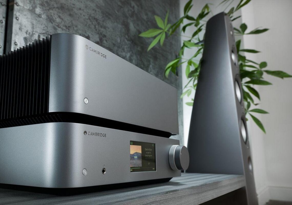 Kokeilussa Cambridge Audio Edge W & Edge NQ: Hallittu tasoloikka