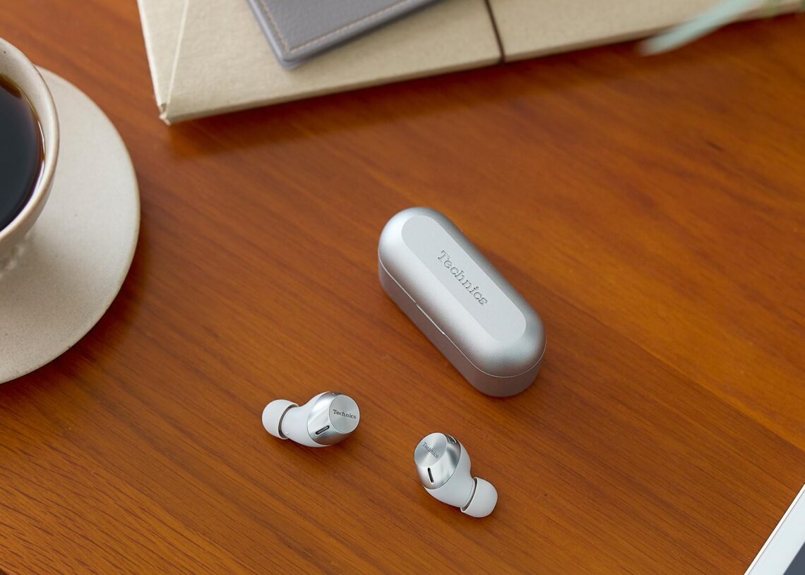 Technics challenges wireless headphones with its new product