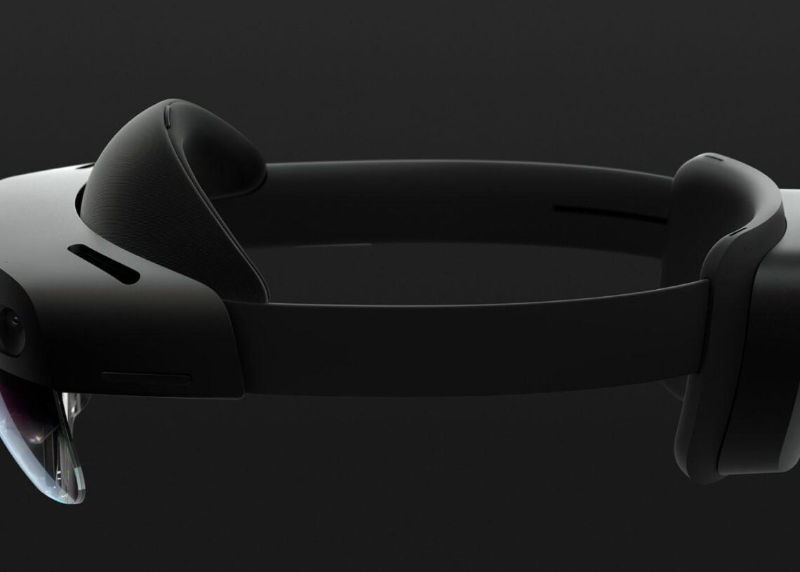 Microsoft updated its HoloLens 2 virtual reality headset – significantly wider field of view, but still an professional device