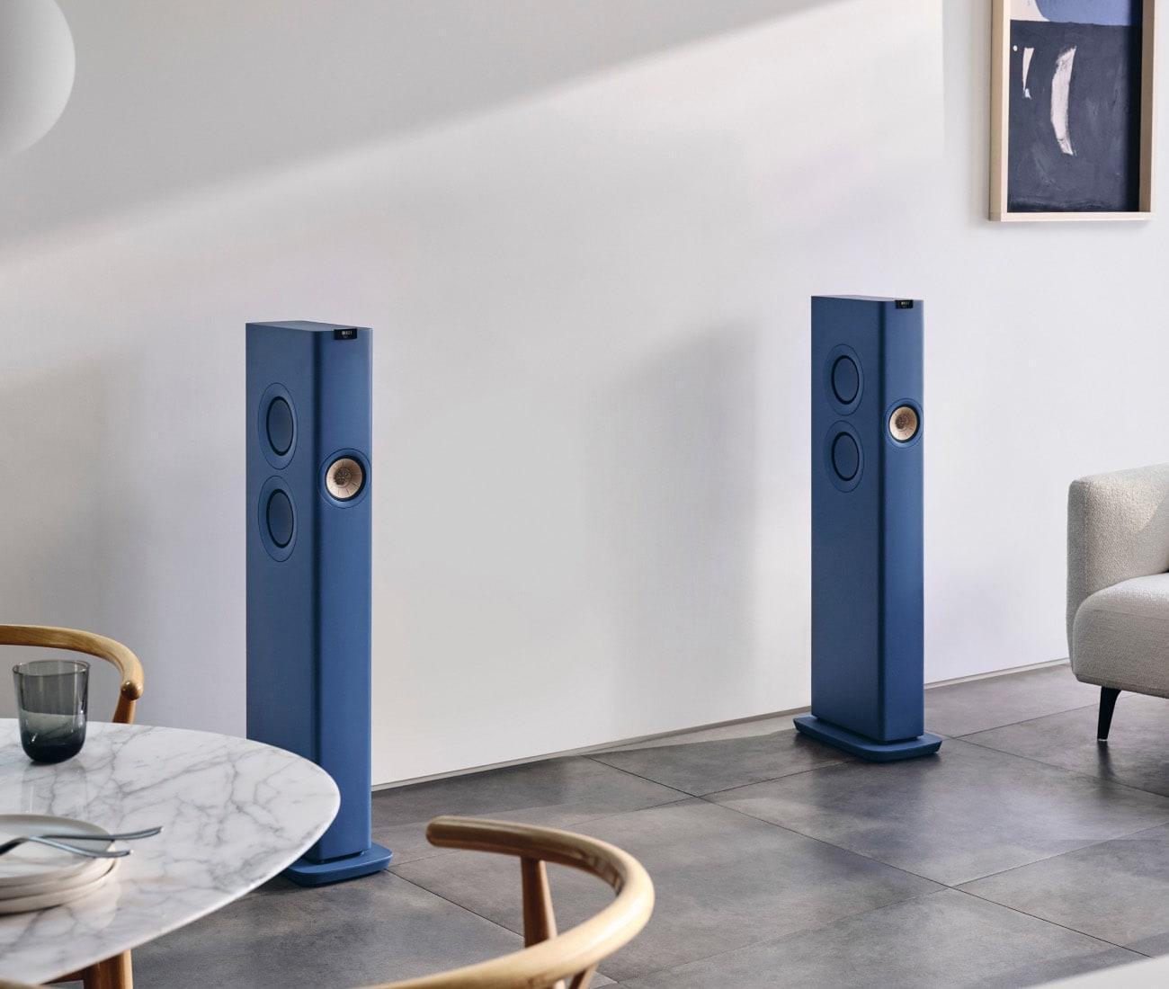 KEF juhlii – ja minkälaisella kaiuttimella!