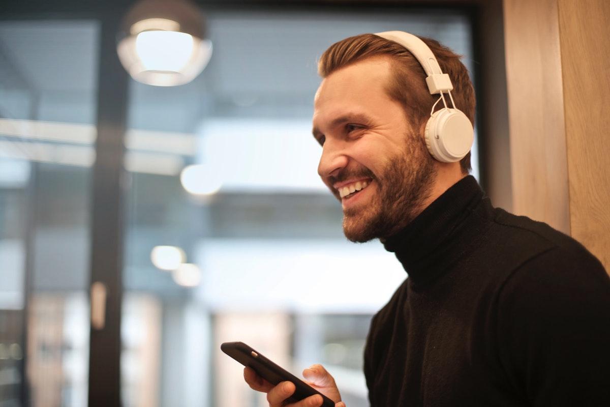 Uusi Bluetooth LE Audio julki – lisää energiatehokkuutta, parempaa ääntä ja mahdollisuus siirtää ääntä kaksikanavaisena