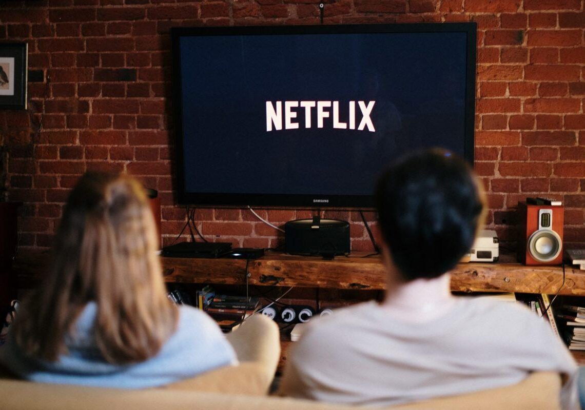 Alle 45-vuotiaat katsovat nyt enemmän suoratoistoa kuin perinteistä televisiota