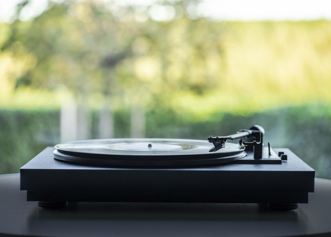 A hassle-free solution for playing vinyl records