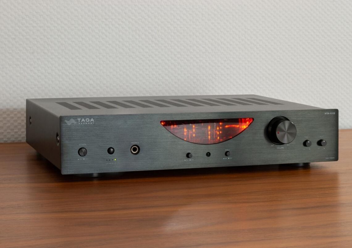 Simple integrated amplifier from Taga Harmonyl