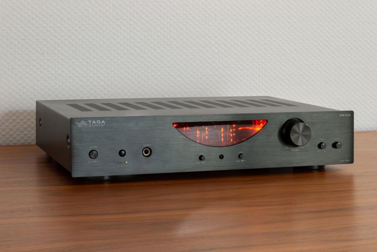 Simple integrated amplifier from Taga Harmonyl